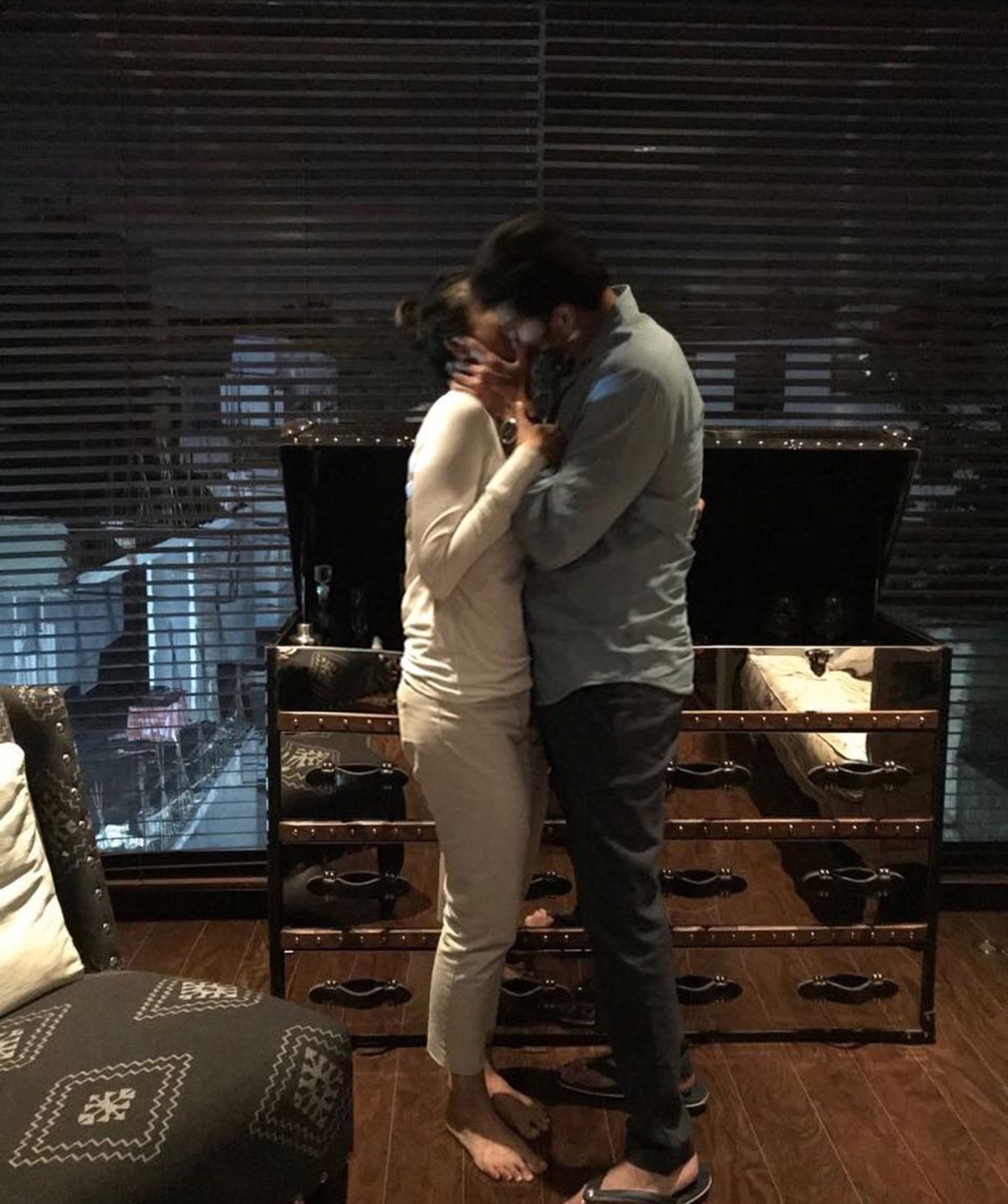 Mahesh Babu And Wife Namrata Sealed With A Kiss - Bollywood Babu